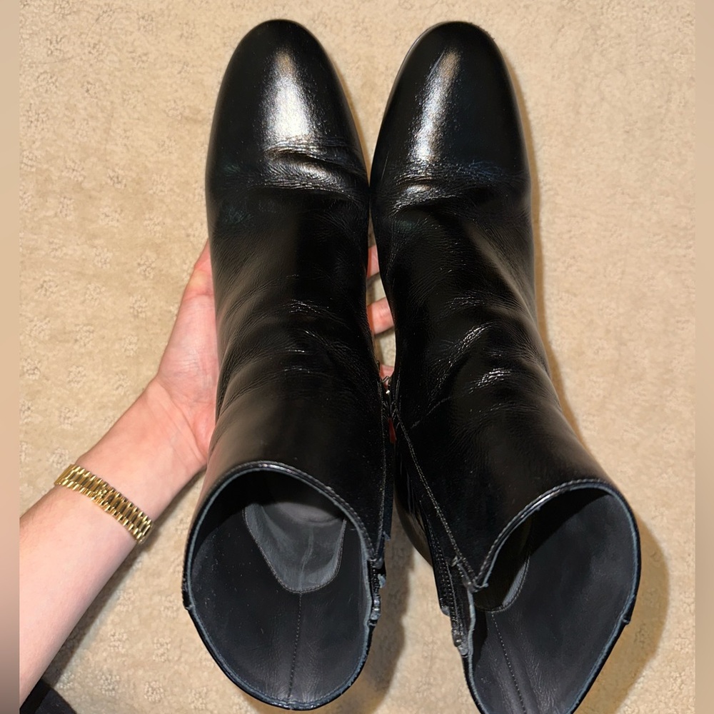 Saint Laurent Heeled Lou Boot - Picture 4 of 5